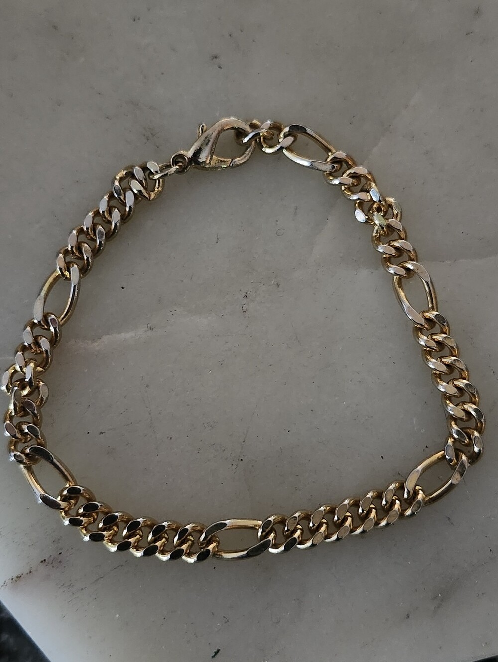 Classic Gold Tone Link Chain Bracelet - 8.5 Inches